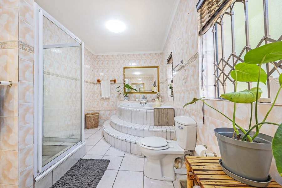 4 Bedroom Property for Sale in Rouxville Western Cape
